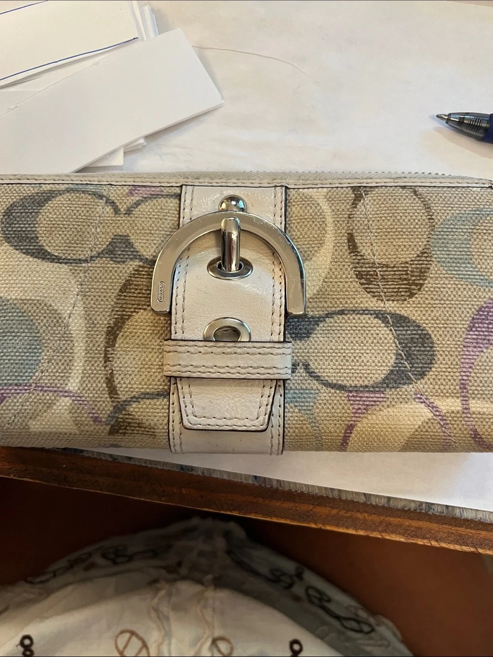 coach wallet shown on live show